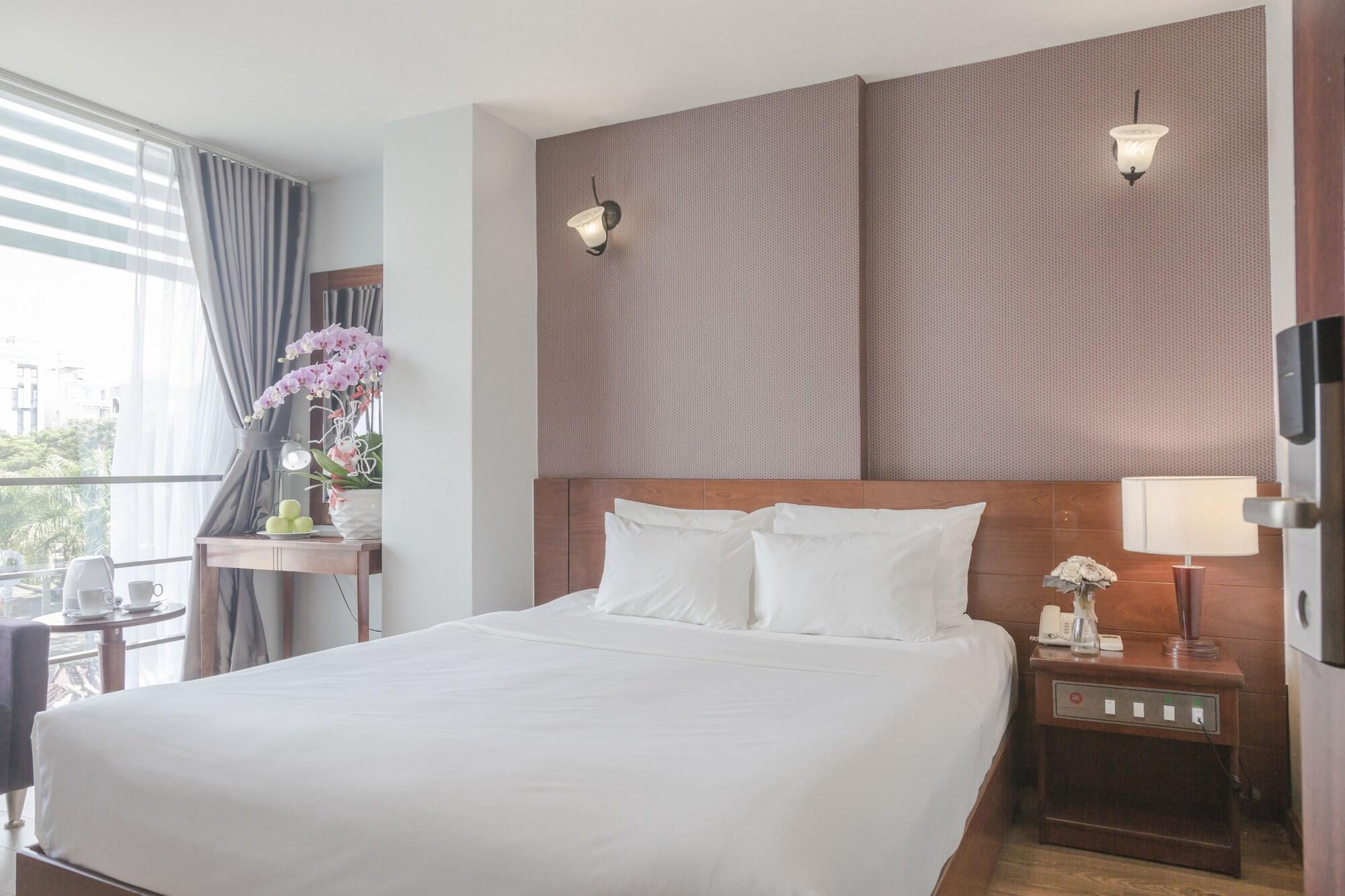 Khách sạn Park View Sài Gòn 3*